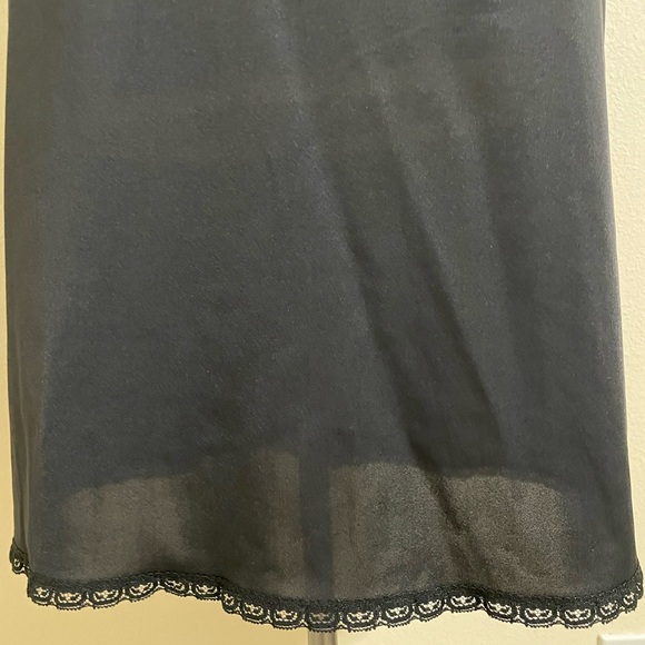 VINTAGE SHADOW LINE Black Half Slip
Lace Trim Hem Size Petite XS - Picture 3 of 6